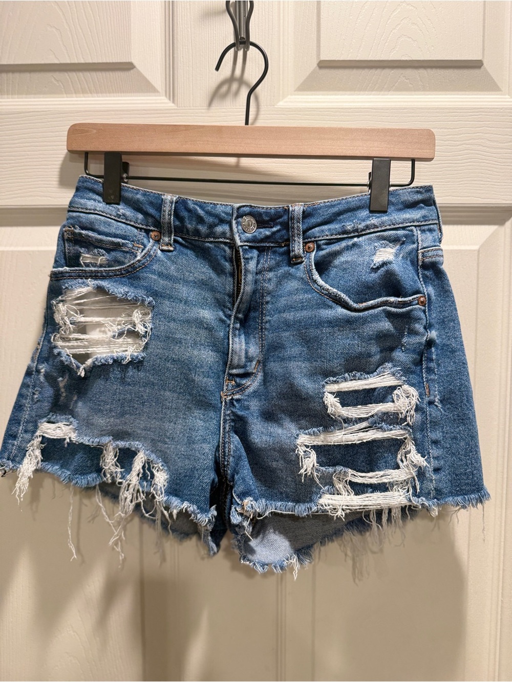 American Eagle Mom Shorts Size 6 Distressed Denim Jean Shorts High Rise Frayed - Picture 2 of 12